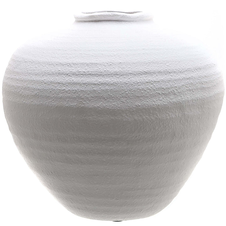 Regola Matt White Ceramic Vase - Reposing